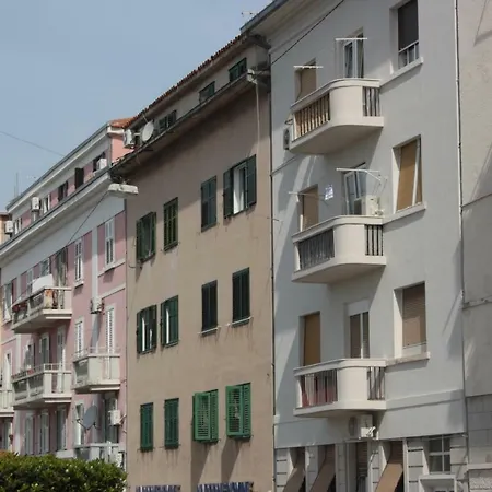 Apartman King's View Split