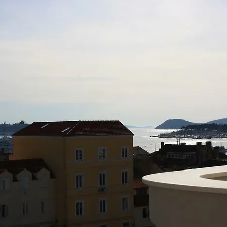 Apartman King's View Split
